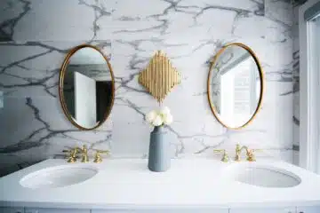 white ceramic sink