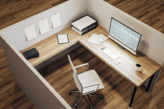 Bureau avec retour : comment bien choisir sa configuration en L pour son espace de travail ?