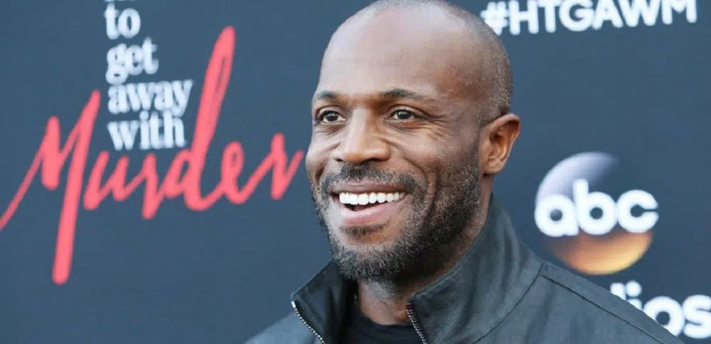 est l'acteur américain Billy brown