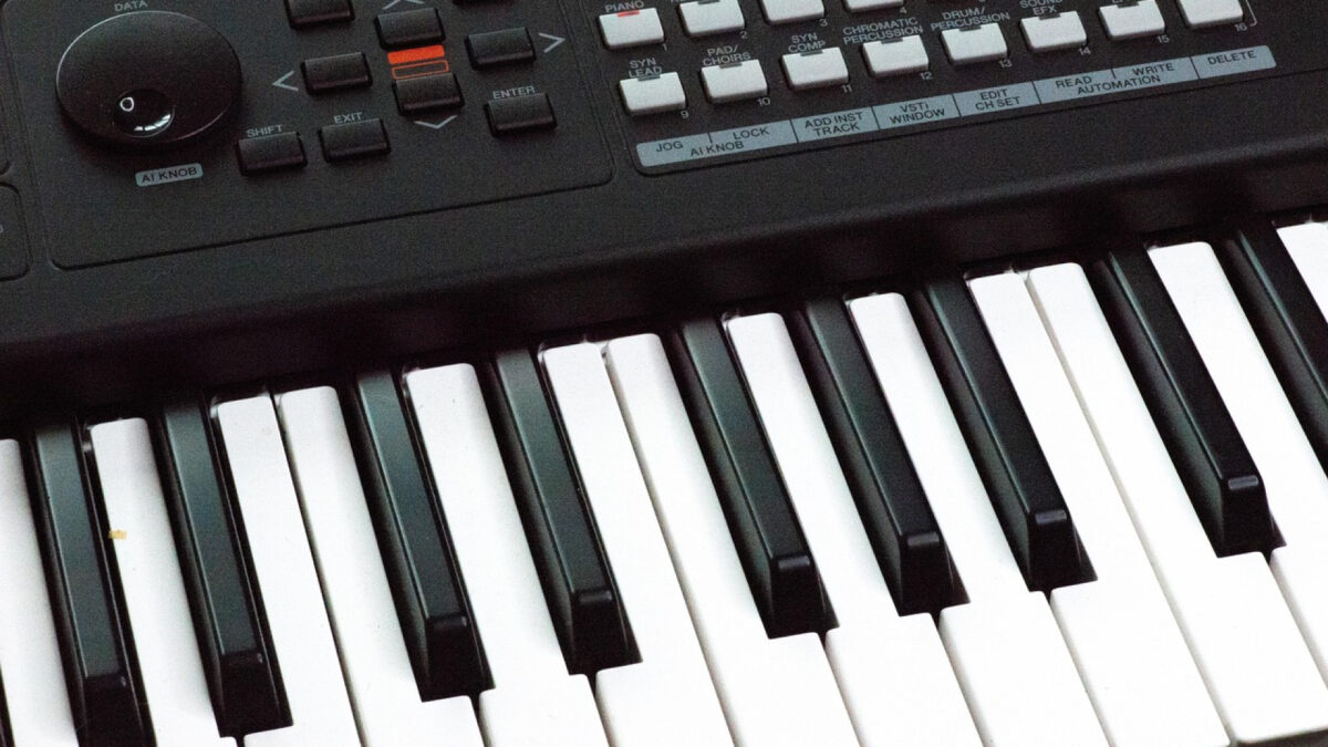 Musique : le retour en force des synthétiseurs séduit toutes les générations