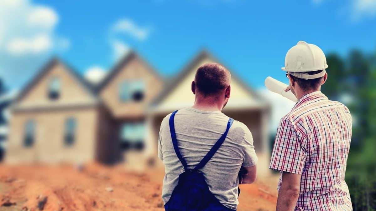 Quels sont les coûts associés à la construction d'une maison ?